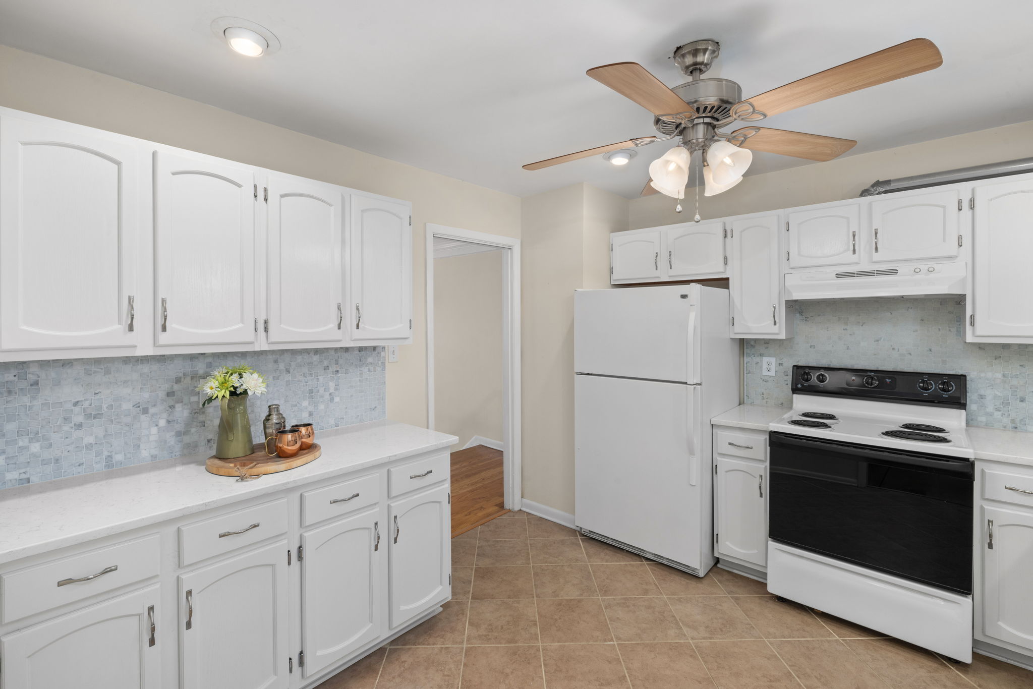 1102 Willow Kitchen2